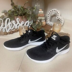 Nike Flex Contact Shoes